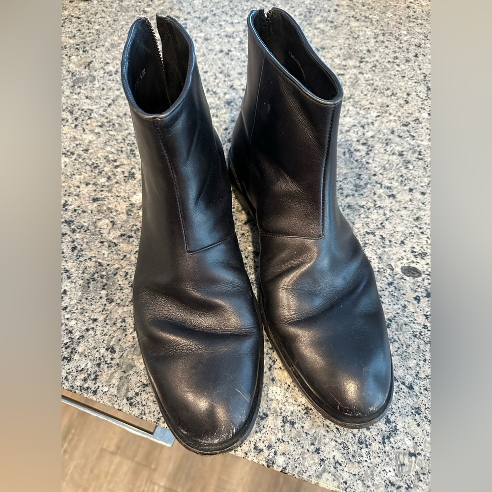 Men’s John Varvatos Zip black leathef boots